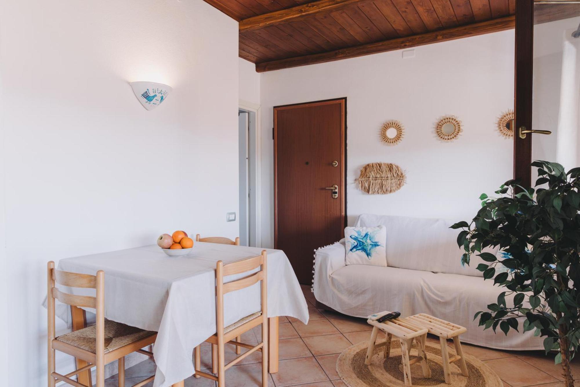 Cactus Mare Apartment Golfo Aranci Exteriör bild
