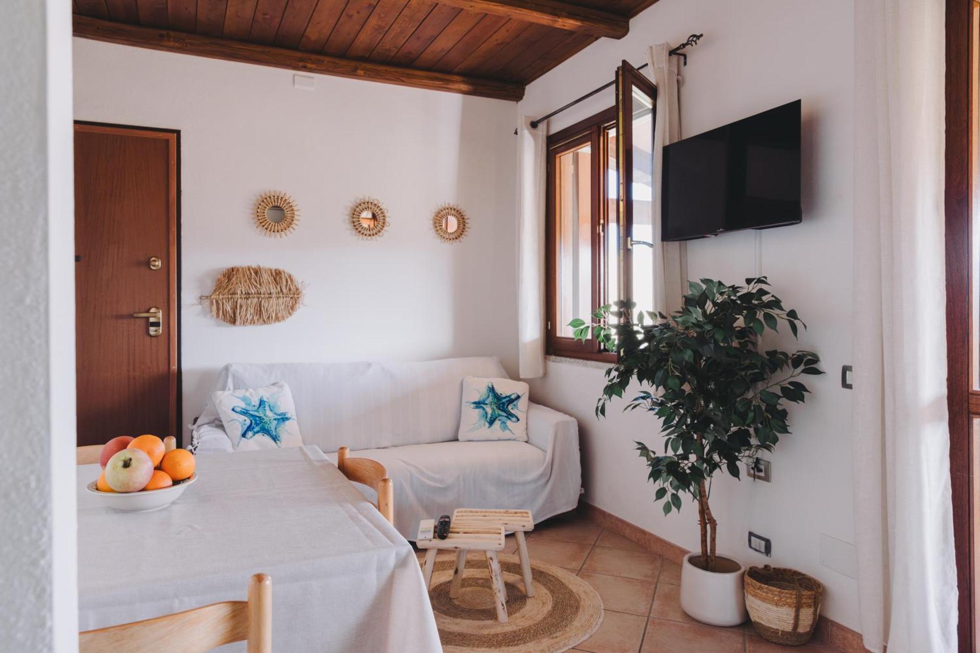 Cactus Mare Apartment Golfo Aranci Exteriör bild